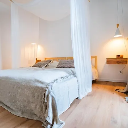 2 Bedroom - Zentral - Kueche - Balkon - Wifi - Netflix - Business - Kaffe - Parkhaus *