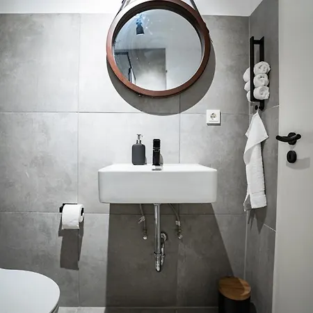 2 Bedroom - Zentral - Kueche - Balkon - Wifi - Netflix - Business - Kaffe - Parkhaus 아파트 비스바덴