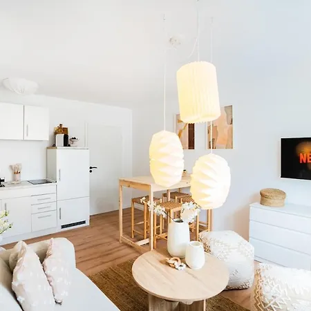 2 Bedroom - Zentral - Kueche - Balkon - Wifi - Netflix - Business - Kaffe - Parkhaus *