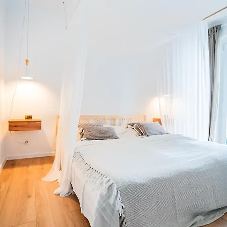 2 Bedroom - Zentral - Kueche - Balkon - Wifi - Netflix - Business - Kaffe - Parkhaus * Wiesbaden