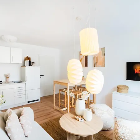 2 Bedroom - Zentral - Kueche - Balkon - Wifi - Netflix - Business - Kaffe - Parkhaus