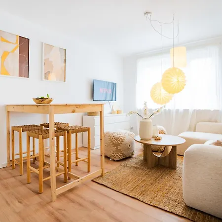 Appartement 2 Bedroom - Zentral - Kueche - Balkon - Wifi - Netflix - Business - Kaffe - Parkhaus