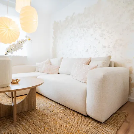 아파트 2 Bedroom - Zentral - Kueche - Balkon - Wifi - Netflix - Business - Kaffe - Parkhaus *
