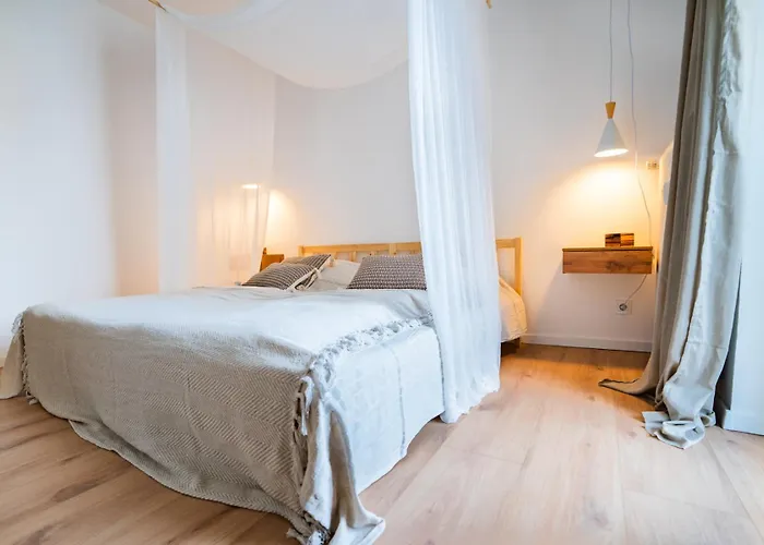 2 Bedroom - Zentral - Kueche - Balkon - Wifi - Netflix - Business - Kaffe - Parkhaus *