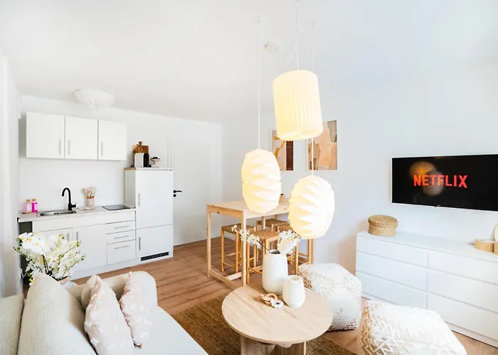 2 Bedroom - Zentral - Kueche - Balkon - Wifi - Netflix - Business - Kaffe - Parkhaus