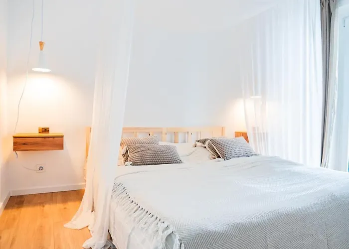 2 Bedroom - Zentral - Kueche - Balkon - Wifi - Netflix - Business - Kaffe - Parkhaus Apartament Wiesbaden