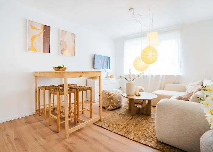 Apartament 2 Bedroom - Zentral - Kueche - Balkon - Wifi - Netflix - Business - Kaffe - Parkhaus